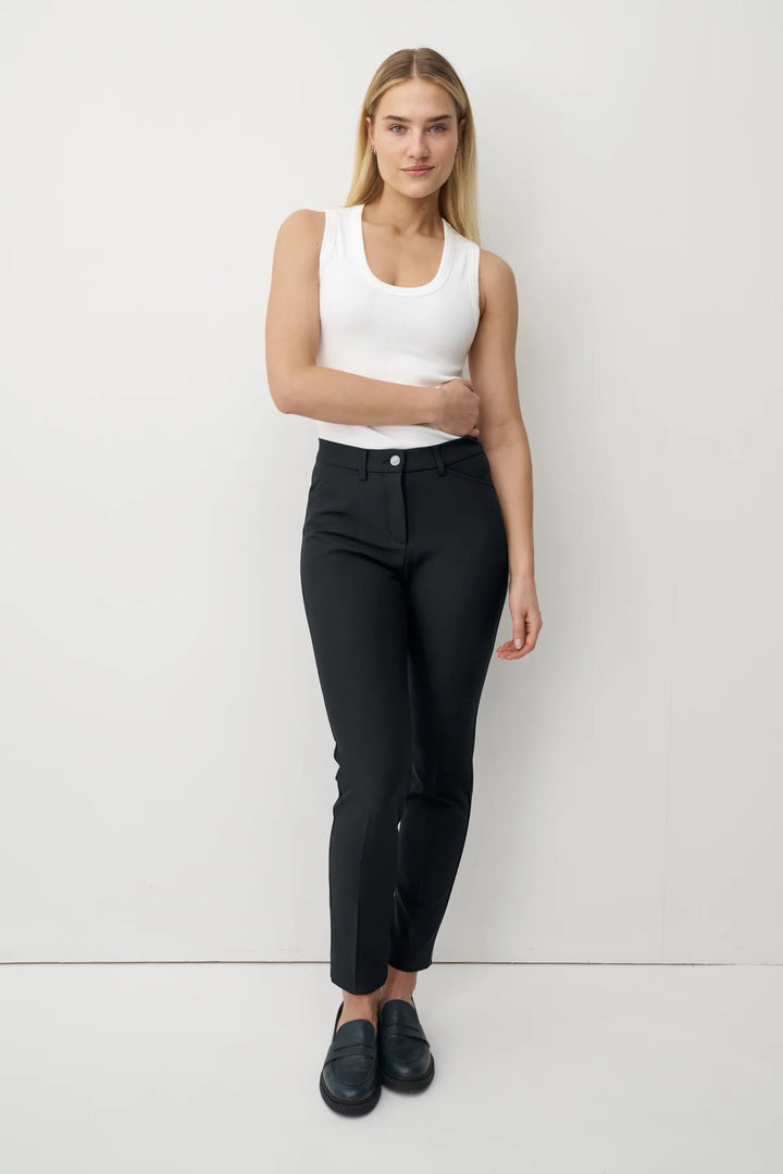 Anna Montana Schwarze Angelika Slim Fit Hose 