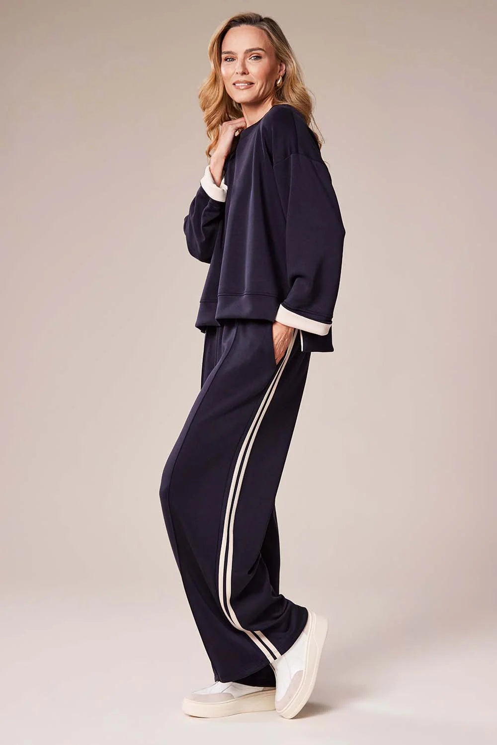 Decollage Navy Relaxed Wide-Leg Hose