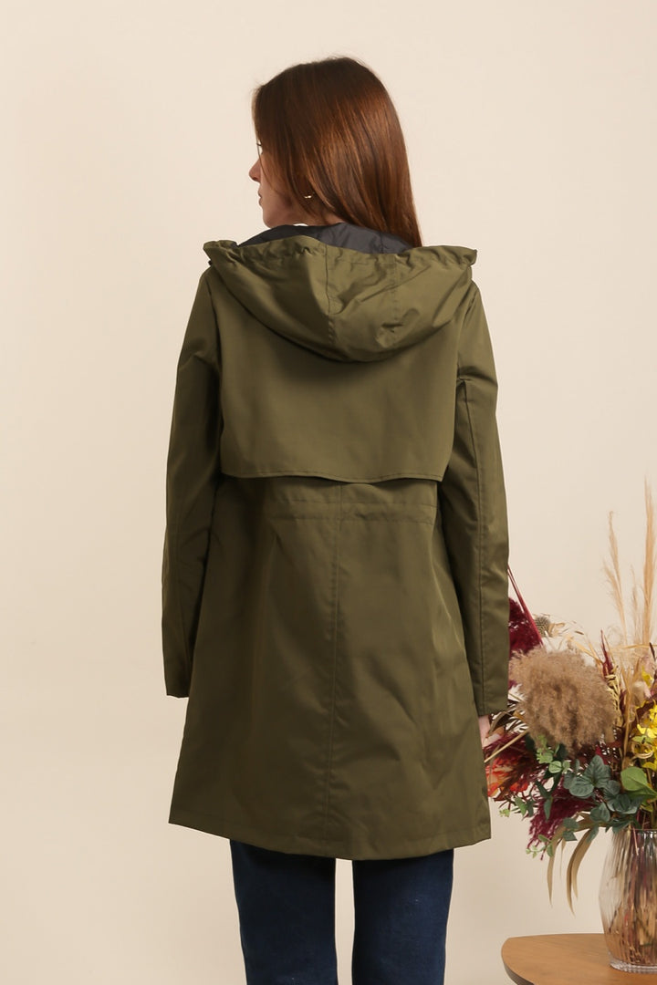 Langer, wasserdichter Parka in Khaki mit Kapuze