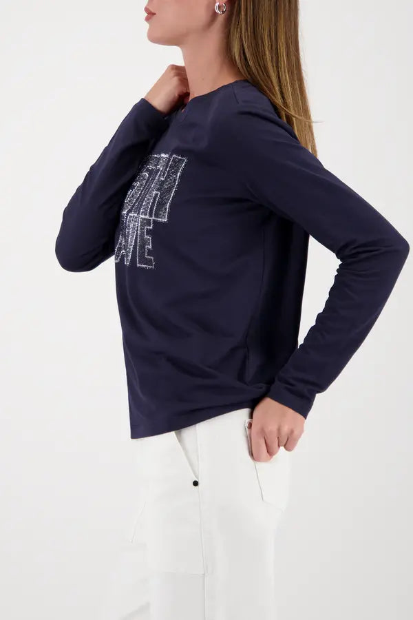 Monari Langarmshirt in Marineblau mit „5th Ave“-Print