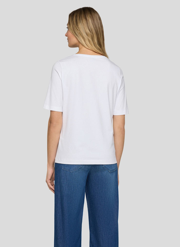 Rabe Top mit weißem Schmetterlingsmuster