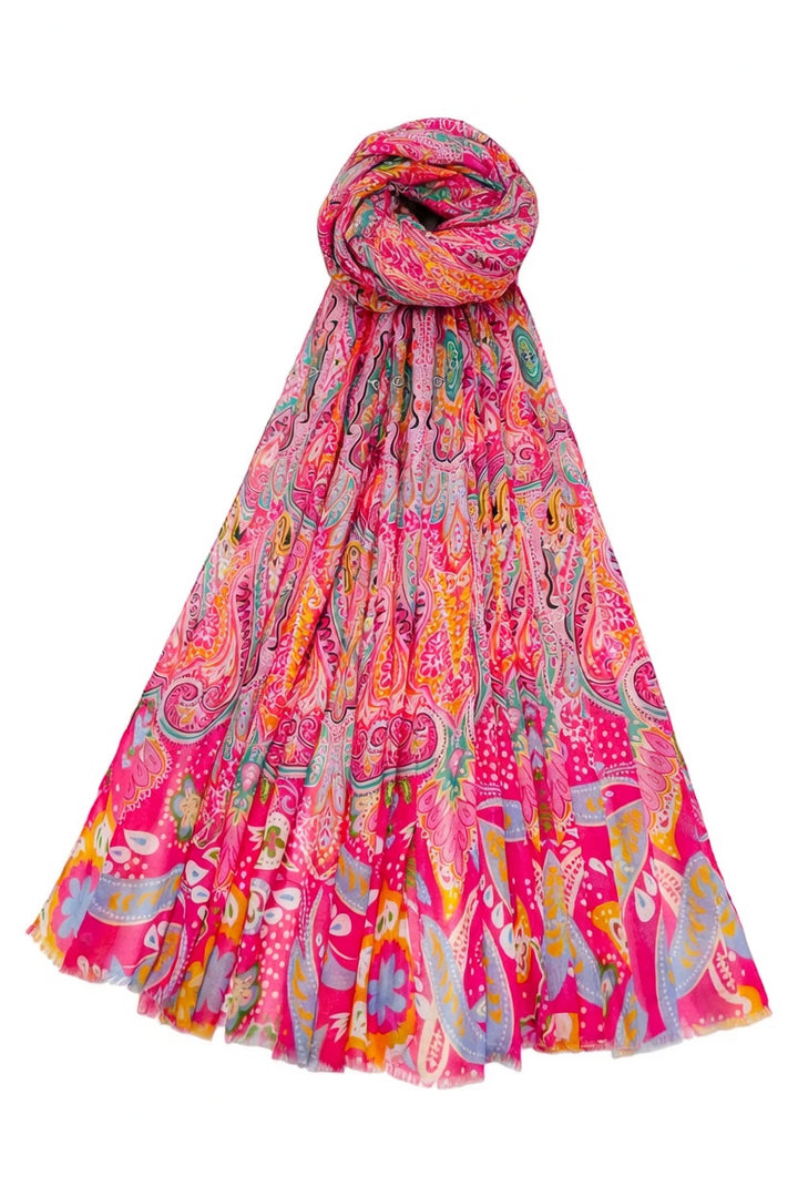 Rosa Schal mit verspieltem, böhmischem Paisley-Muster und Fransen