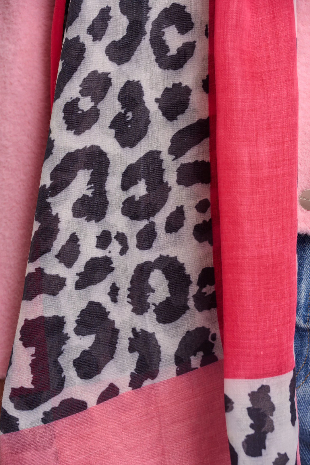 Rino & Pelle Avra ​​Schal mit Leopardenmuster und Farbblock-Design