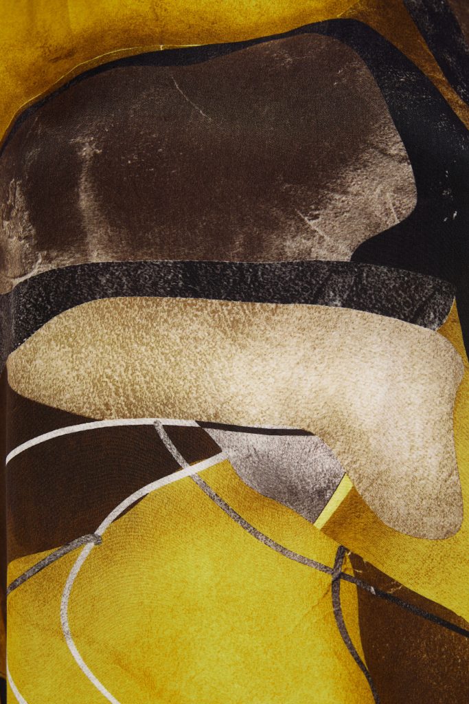 NAYA Oasis Top mit hohem Kragen und quadratischem Print