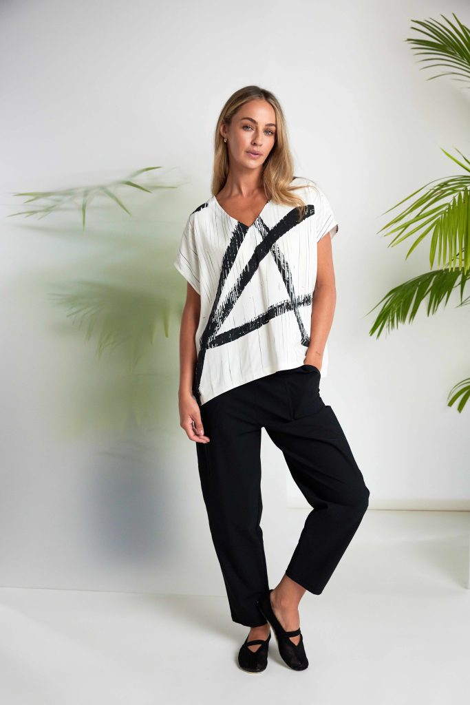 NAYA Schwarze Hose mit elastischem Bund