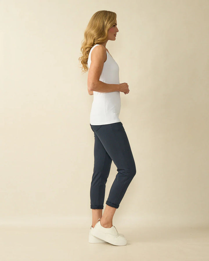Decollage White PIA Basic Vest