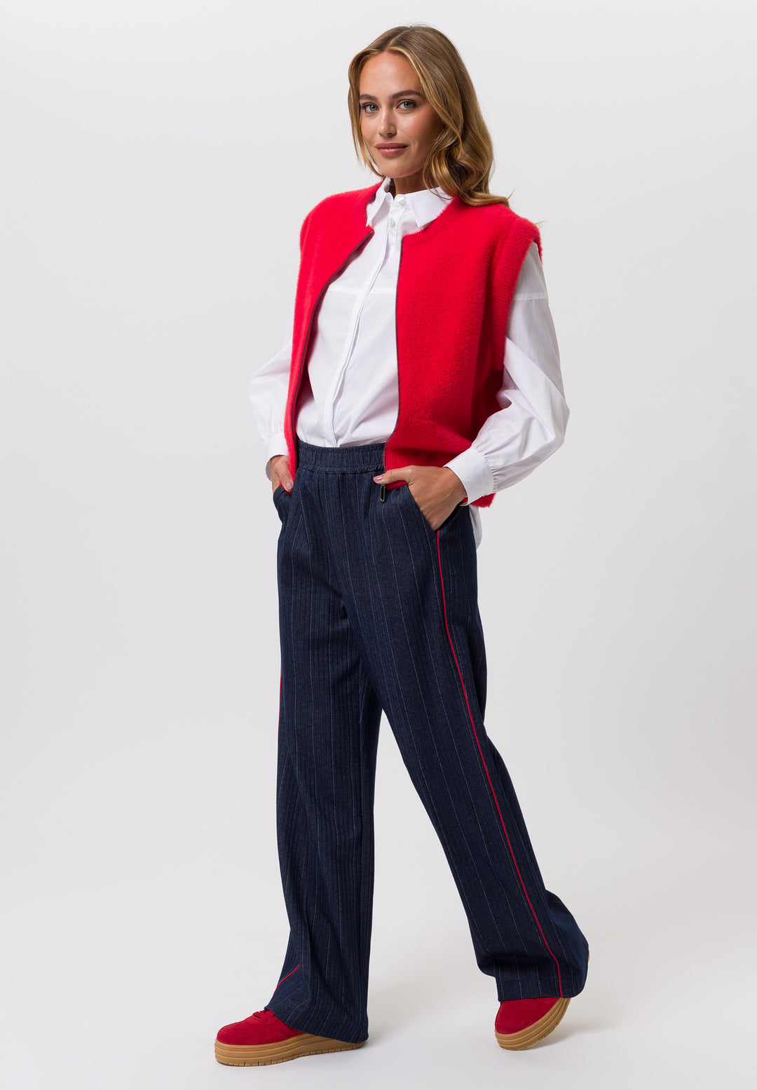 Weiße Bluse von Tuzzi mit verdeckten Knöpfen