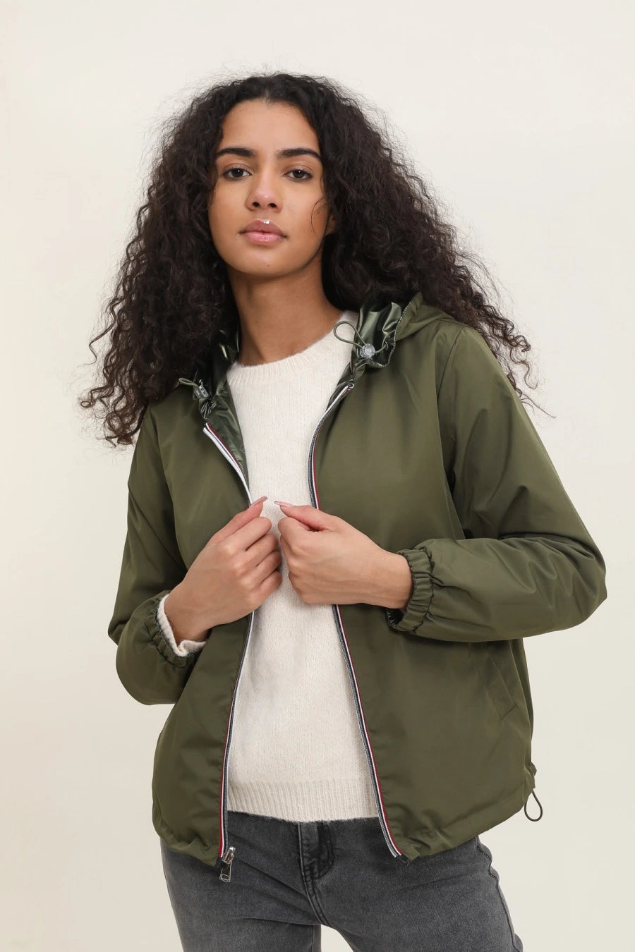 Langer, wasserdichter Parka in Khaki mit Kapuze