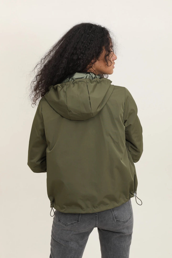 Langer, wasserdichter Parka in Khaki mit Kapuze