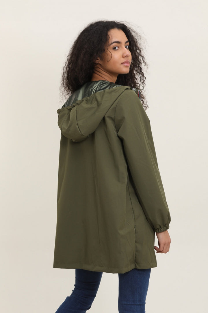 Langer, wasserdichter Parka in Khaki mit Kapuze
