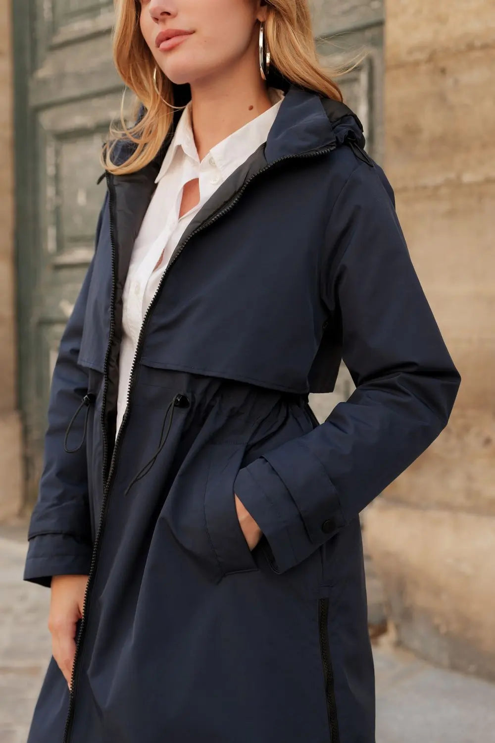 Langer, wasserdichter Parka in Khaki mit Kapuze