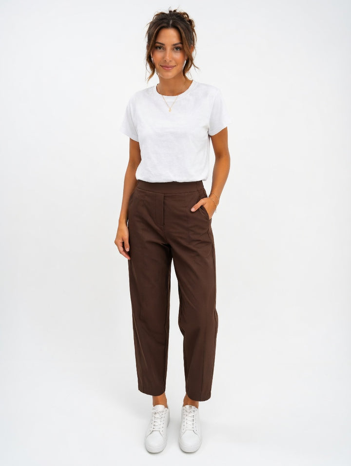 Leichte, graue, kurze Reisehose