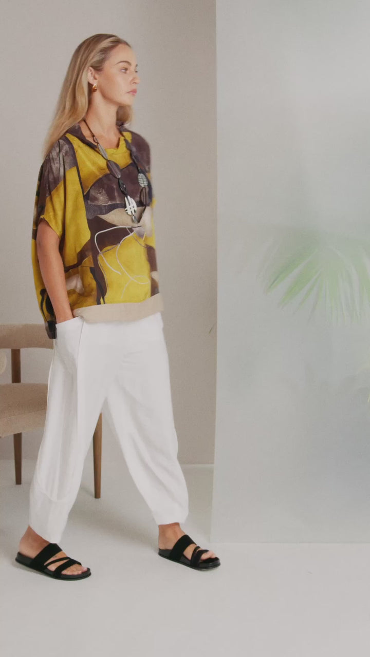 NAYA Oasis Top mit hohem Kragen und quadratischem Print