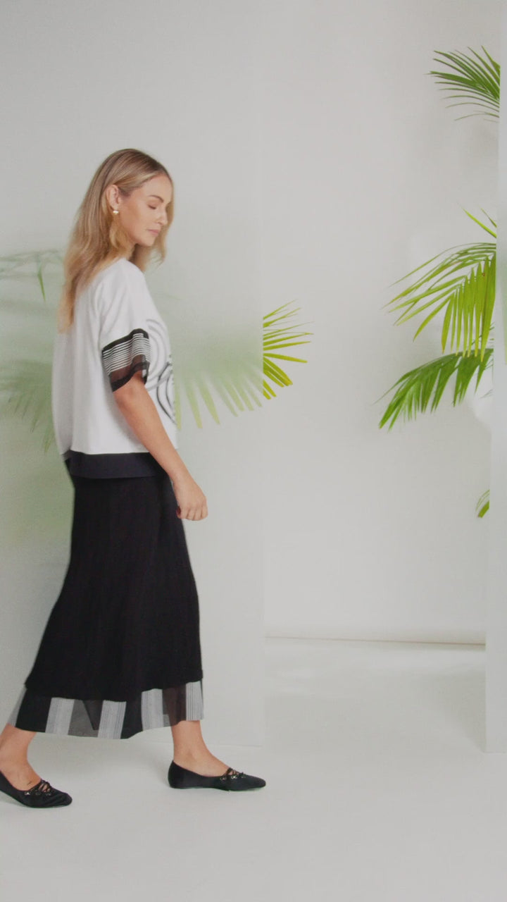 NAYA Top mit weiß-schwarzem Muster und Streifen