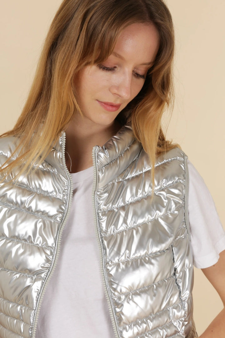 Leichte Metallic-Daunenweste
